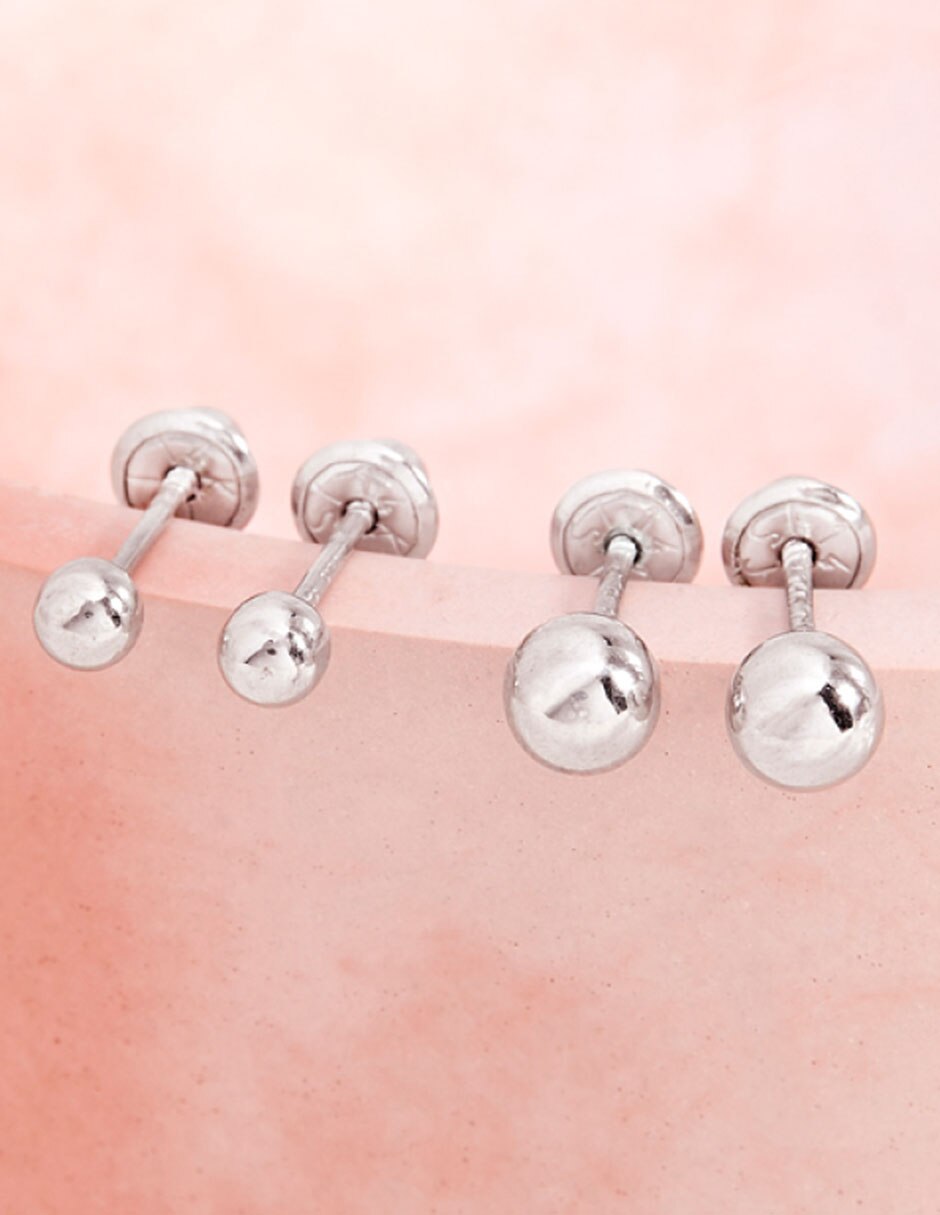 Broqueles redondos de oro blanco 14 K con acabado pulido 4