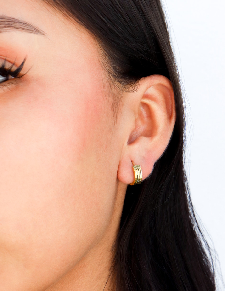 Aretes de oro amarillo 14 k con acabado diamantado 3