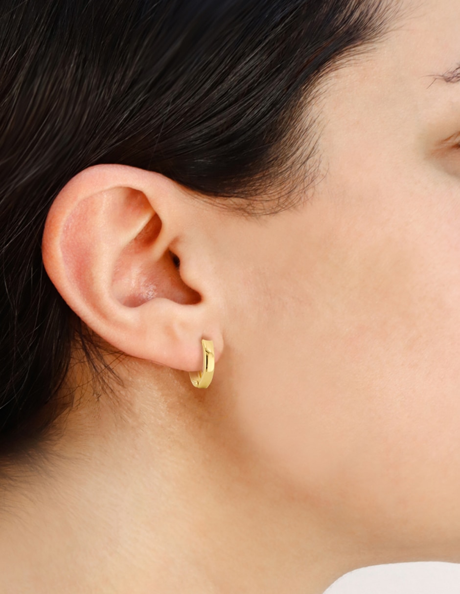 Aretes de oro amarillo 14 k con acabado liso 3