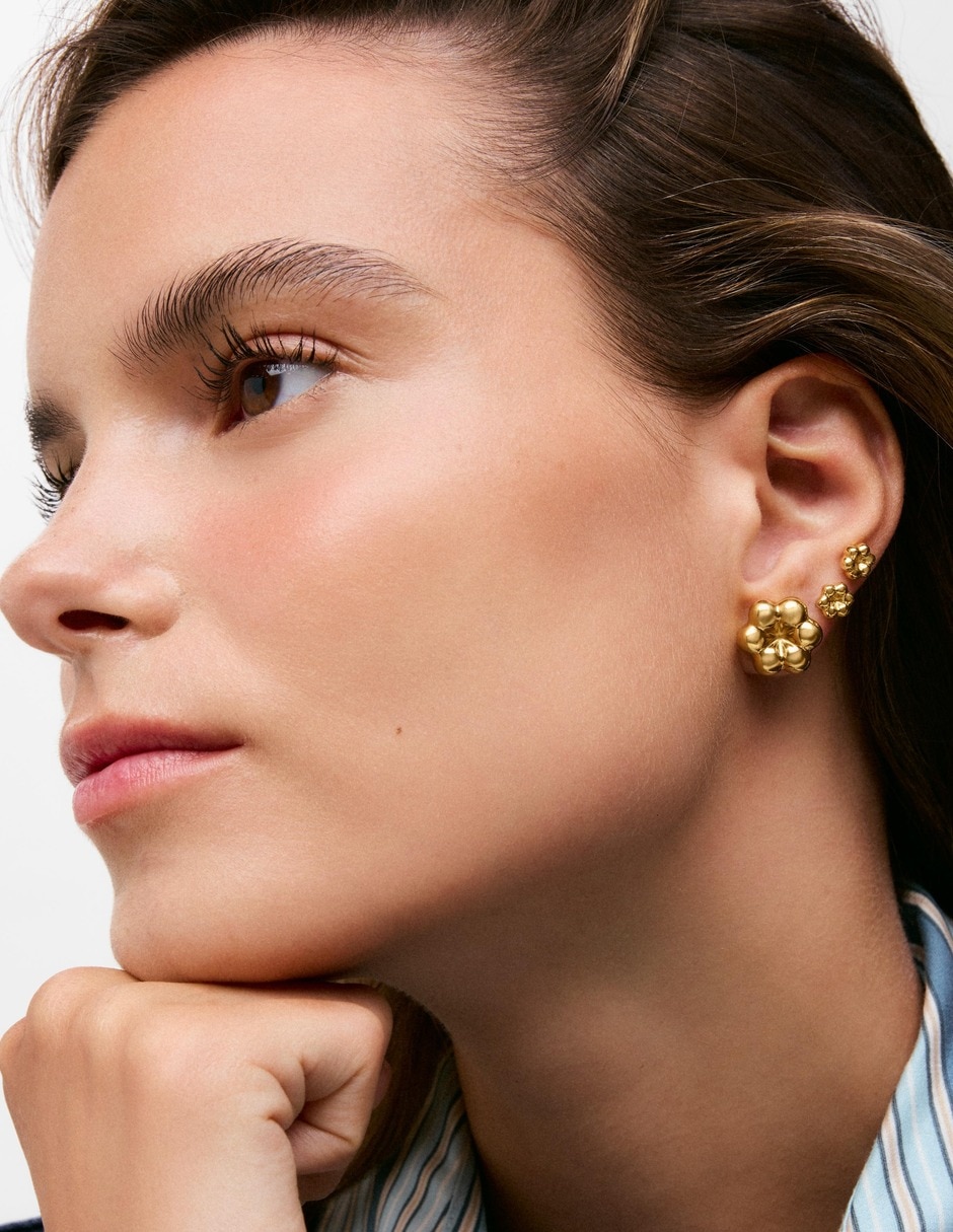 Corto de (si aplica) Diferentes diseños No aplica BOLD MOTIF de Plata vermeil Sin kilataje con acabado Baño de oro Sin gema Corto de (si aplica) Diferentes diseños No aplica BOLD MOTIF de Plata vermeil Sin kilataje con acabado Baño de oro Sin gema