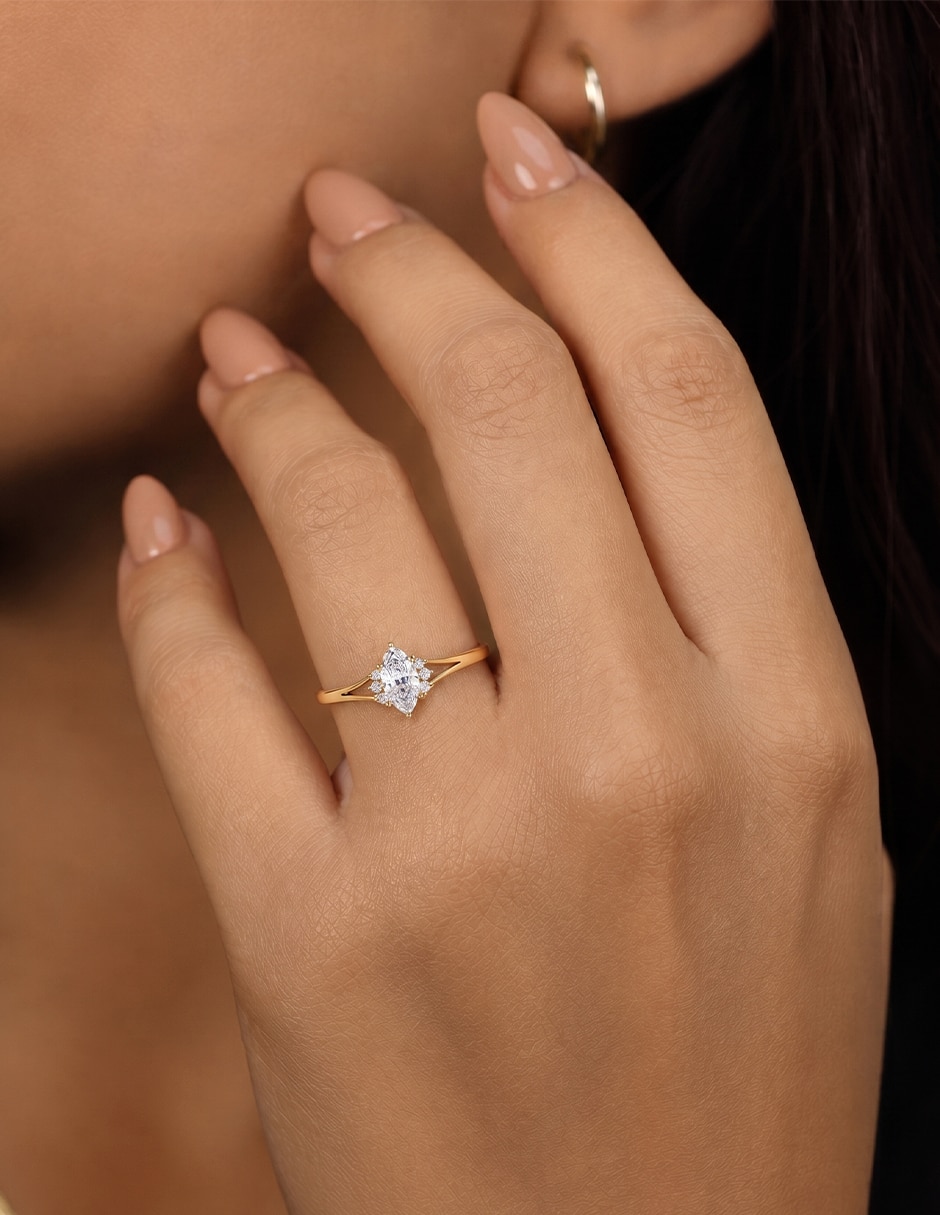 Anillo de compromiso de oro 18 k 4