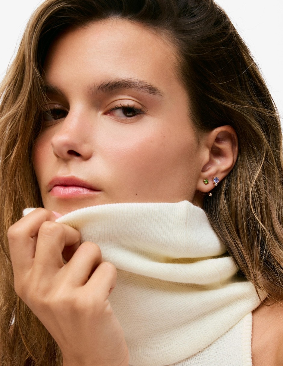Aretes cortos de oso Bucle de oro amarillo 9 K diamante