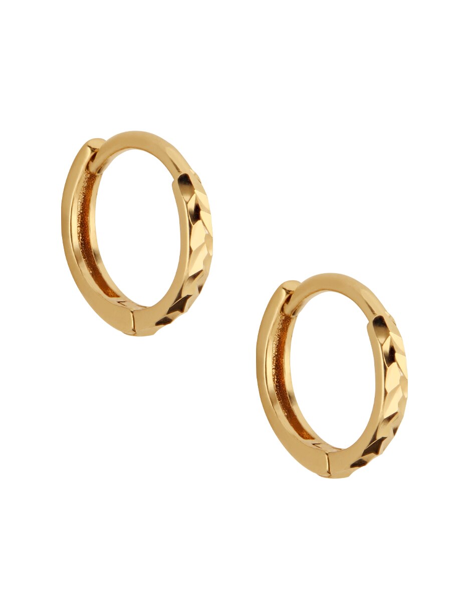 Aretes huggies de oro amarillo 14 K con acabado diamantado