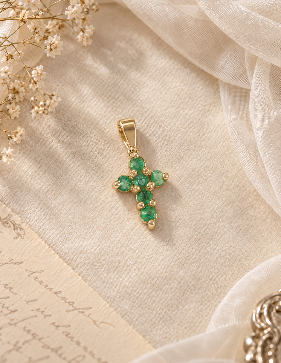 Cruz oro allo 14k con esmeraldas 0.22ct 3