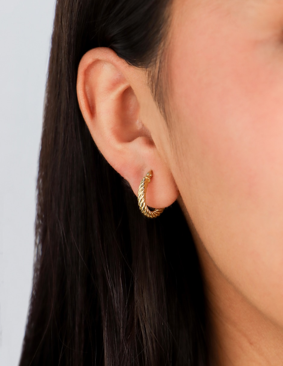 Arracadas Dinasti de oro amarillo 14 K con acabado diamantado 4