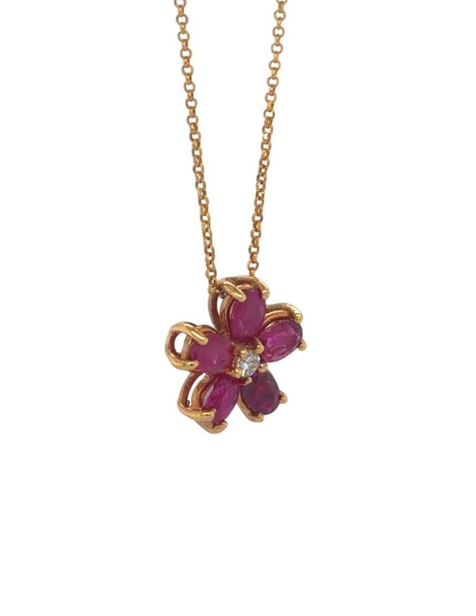 Collar con dije de flor de oro rosa 14 k