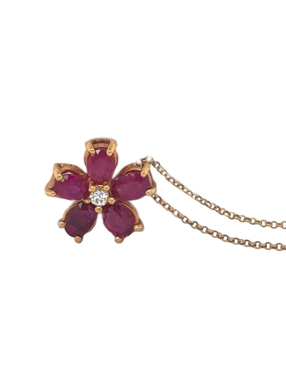Collar con dije de flor de oro rosa 14 k