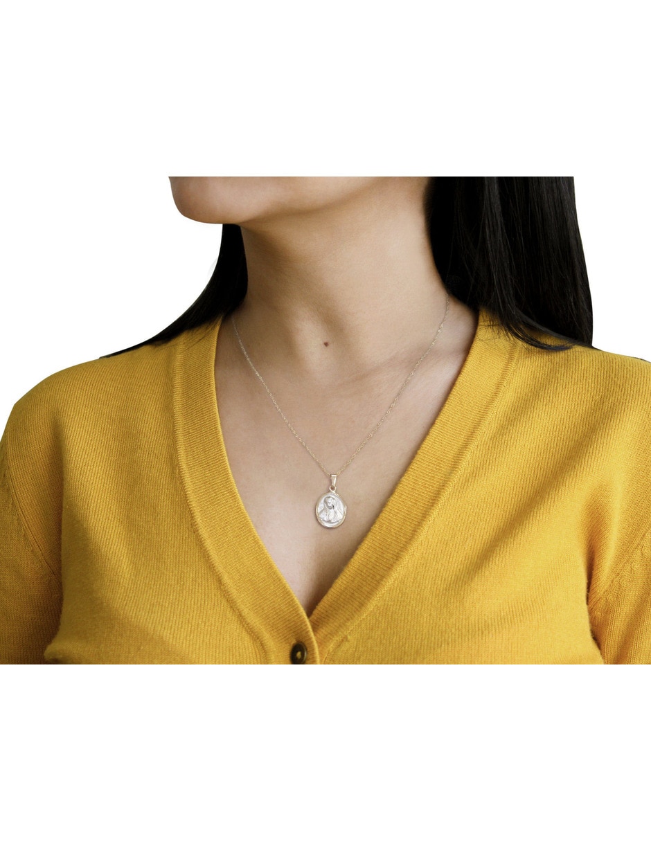 Colgante y dije ovalada D Cadena de oro 14 K